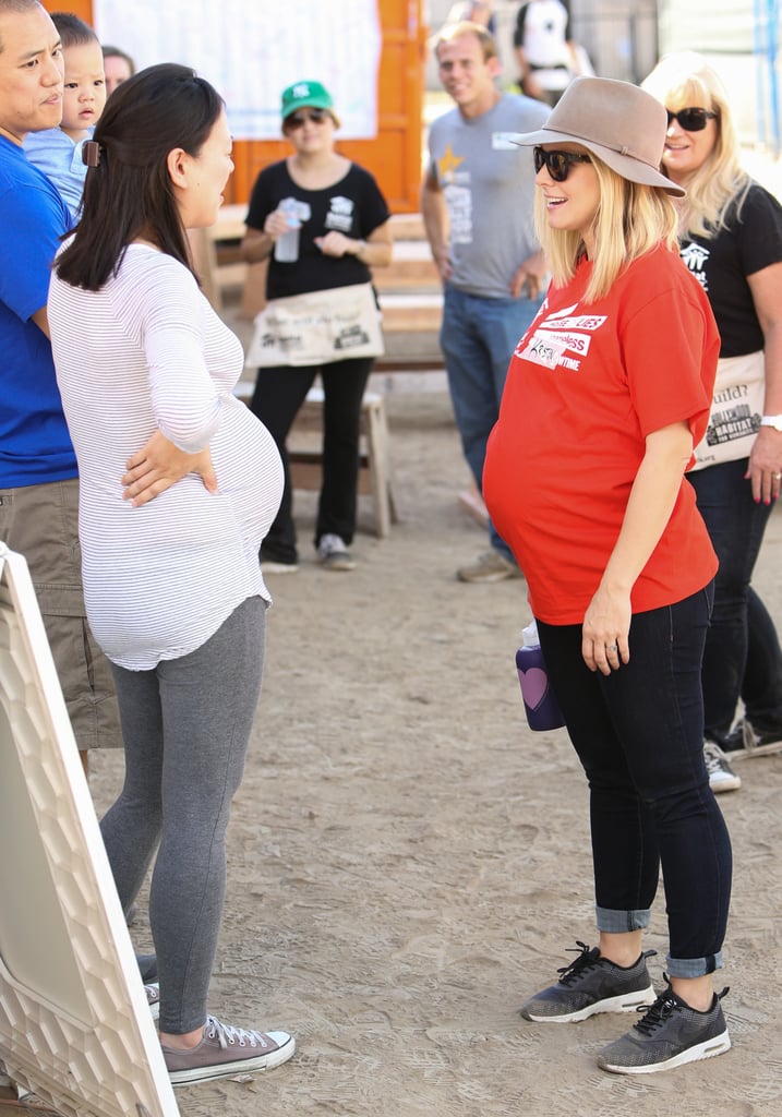Kristen Bell's baby bump was front and center as she worked with Habitat For Humanity in LA on Saturday.