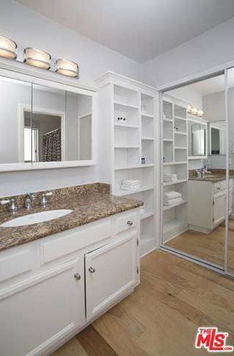 Jennifer Lawrence Sells Her Starter Home