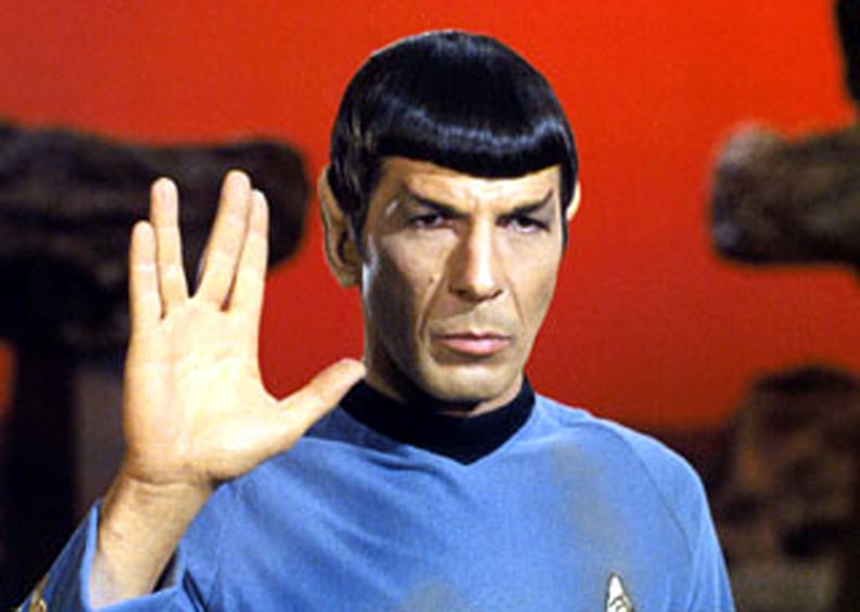 STAR TREK, Leonard Nimoy, on Vulcan, giving the 'Live Long & Prosper' salute, in Ep#34: 'Amok Time' 9/15/67. (c)Paramount. Courtesy: Everett Collection.