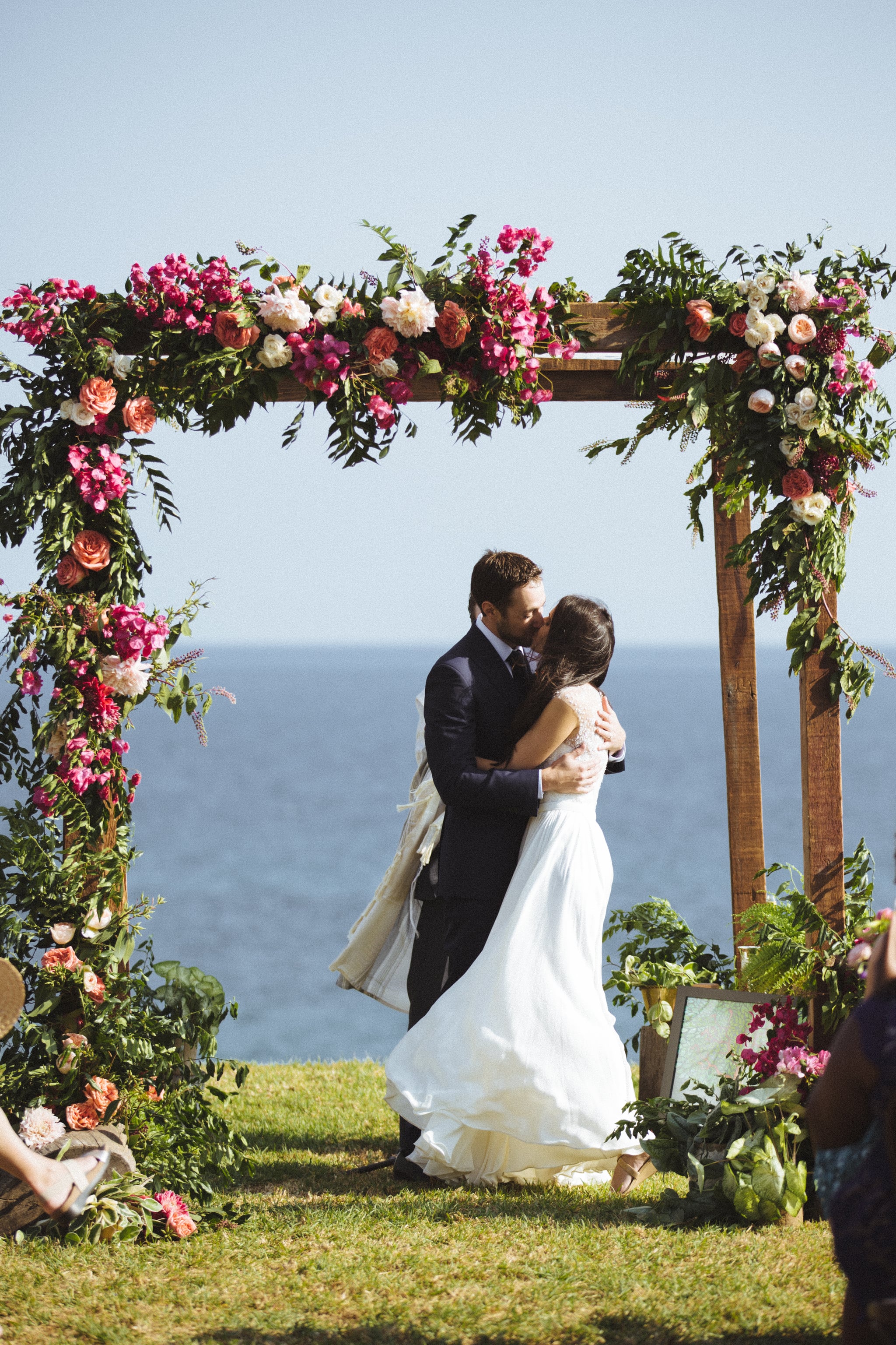 25 Chic And Easy Rustic Wedding Arch Altar Ideas For Diy Brides Elegantweddinginvites Com Blog