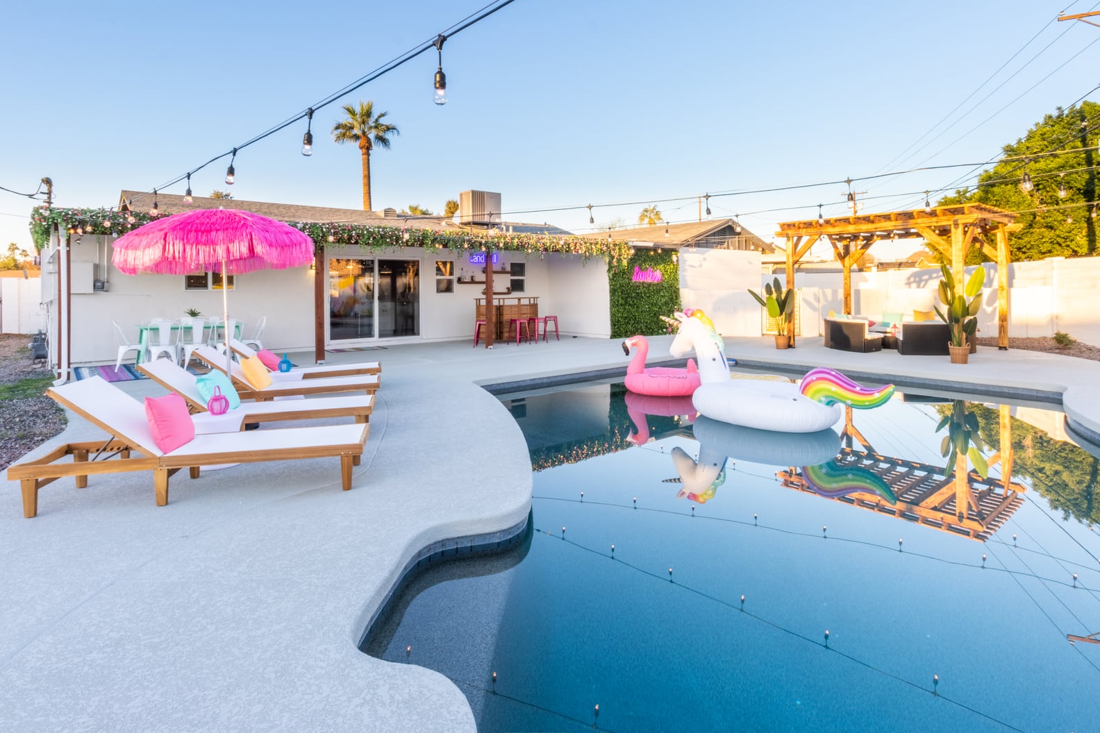 This Love Island-Inspired Airbnb Is Like Real-Life Casa Amor | POPSUGAR ...