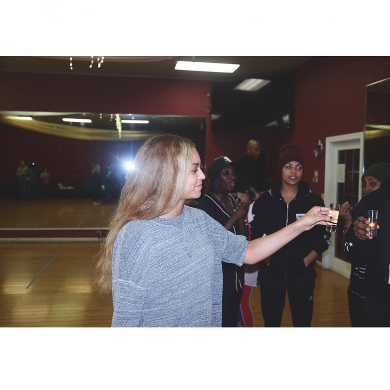 Beyonce Shares Behind-the-Scenes Super Bowl Pictures 2016