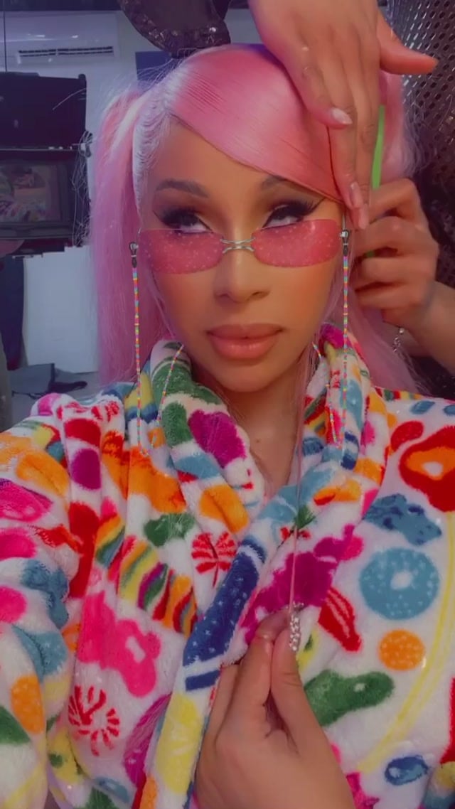 Cardi B Reveals Pink Hair Makeover With Heart Pigtails: Video – Hollywood  Life