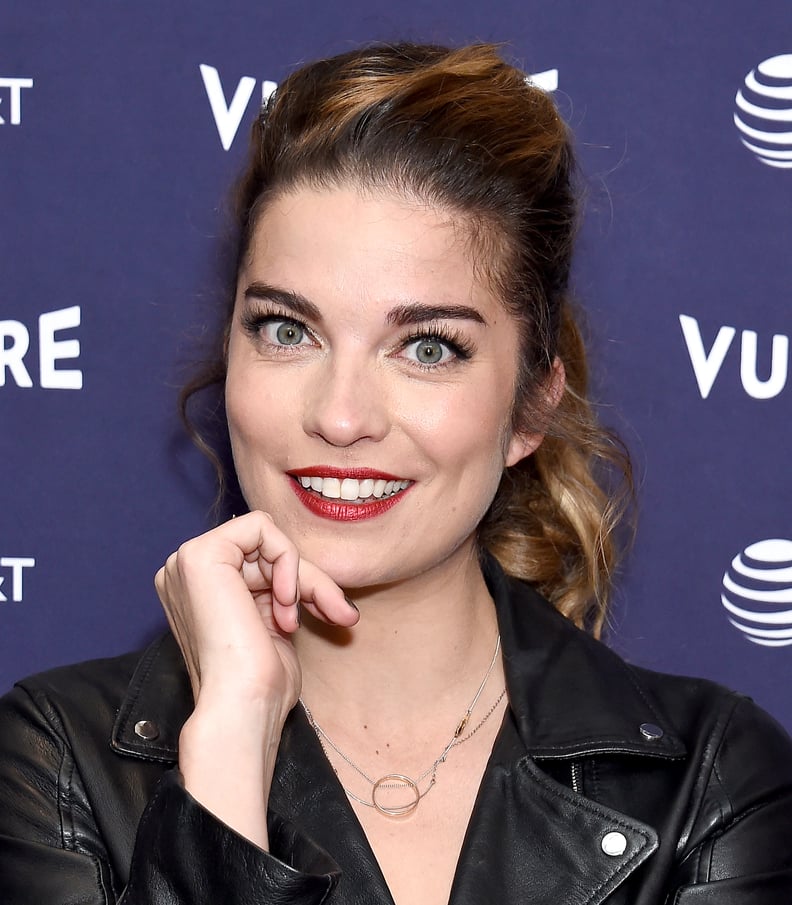 Annie Murphy's Bold Red Lip at the 2018 Vulture Festival