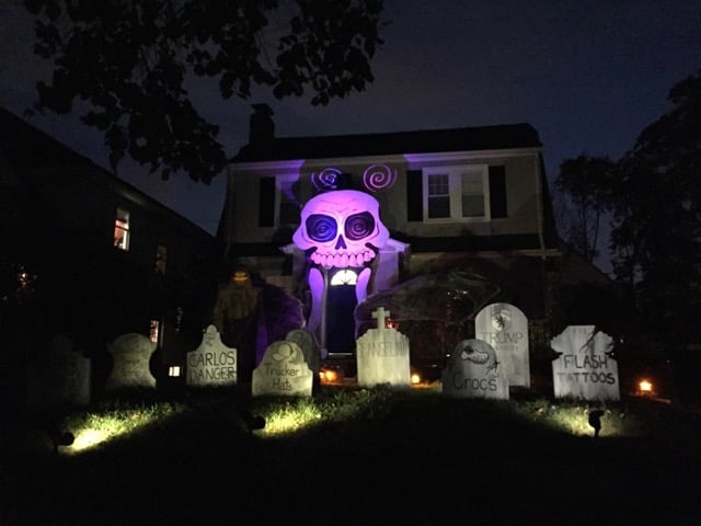 Dad's Funny Halloween Graveyard 2017 | POPSUGAR Family Photo 6