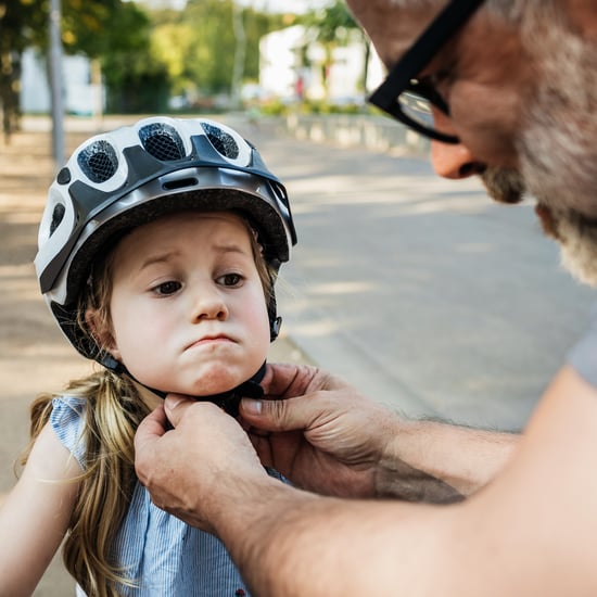 如何让你的孩子戴自行车头盔