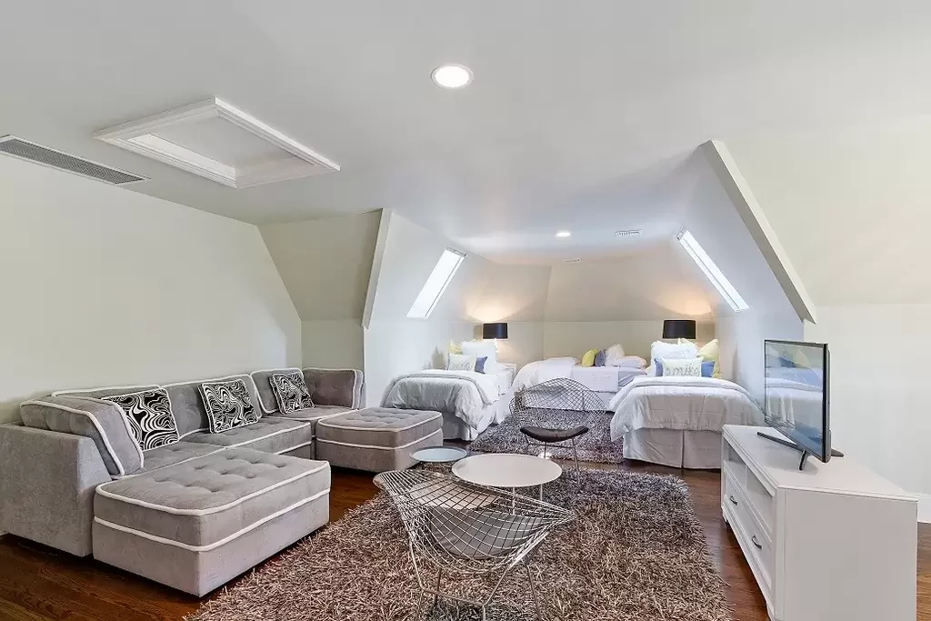 Nick Jonas Hamptons Summer Home Pictures