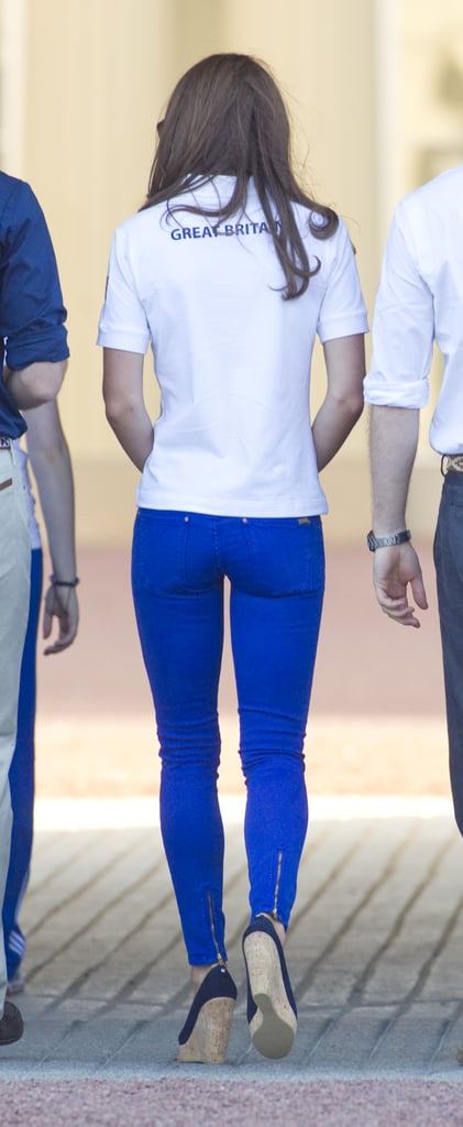 Gigi Hadid Wearing Blue Jeans July 2016