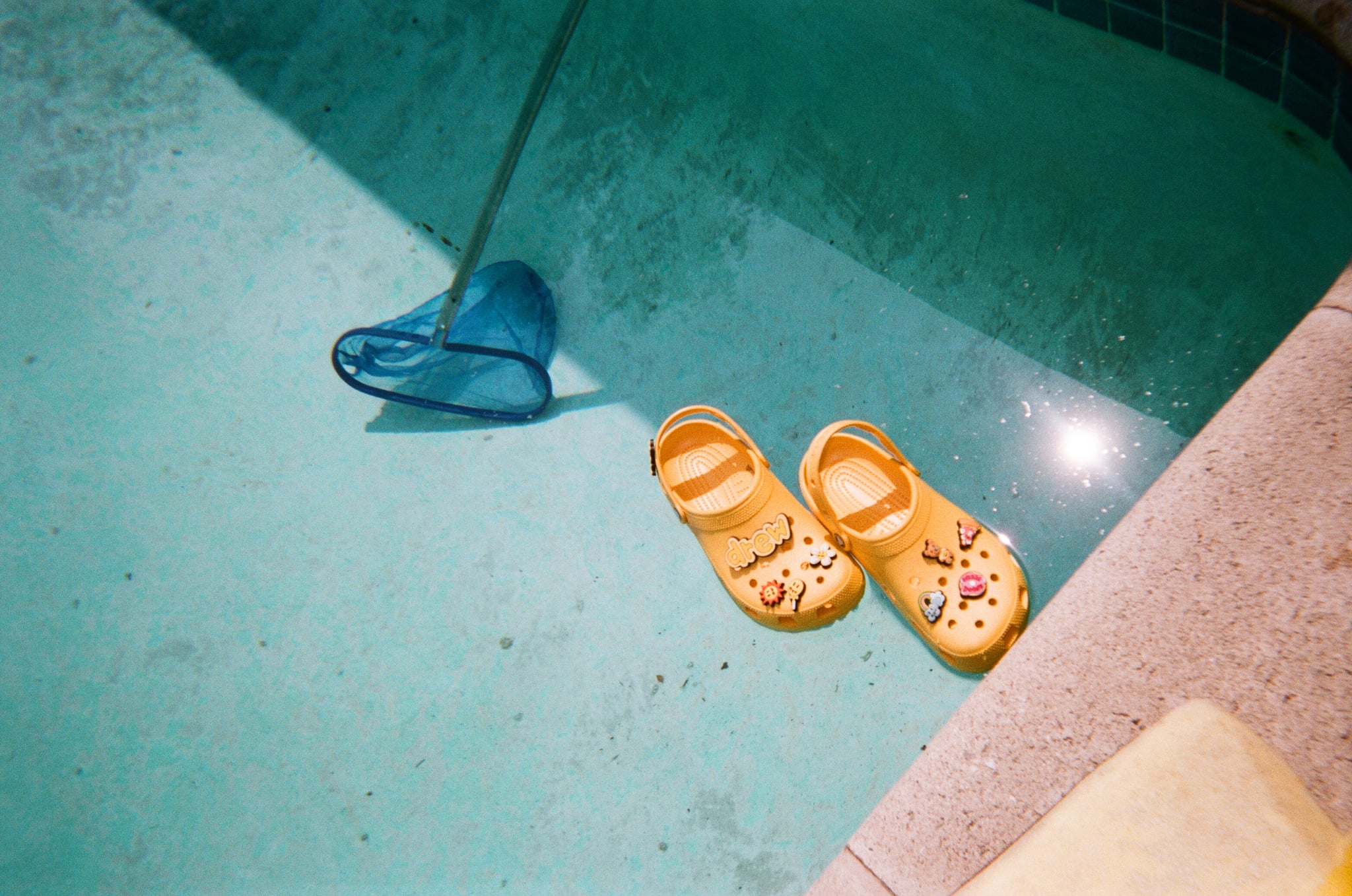 Justin bieber crocs 2025 uk