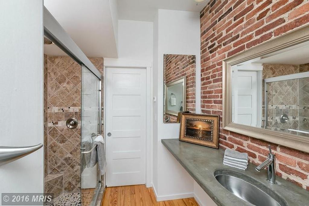 Michael Phelps Sells Baltimore Townhouse