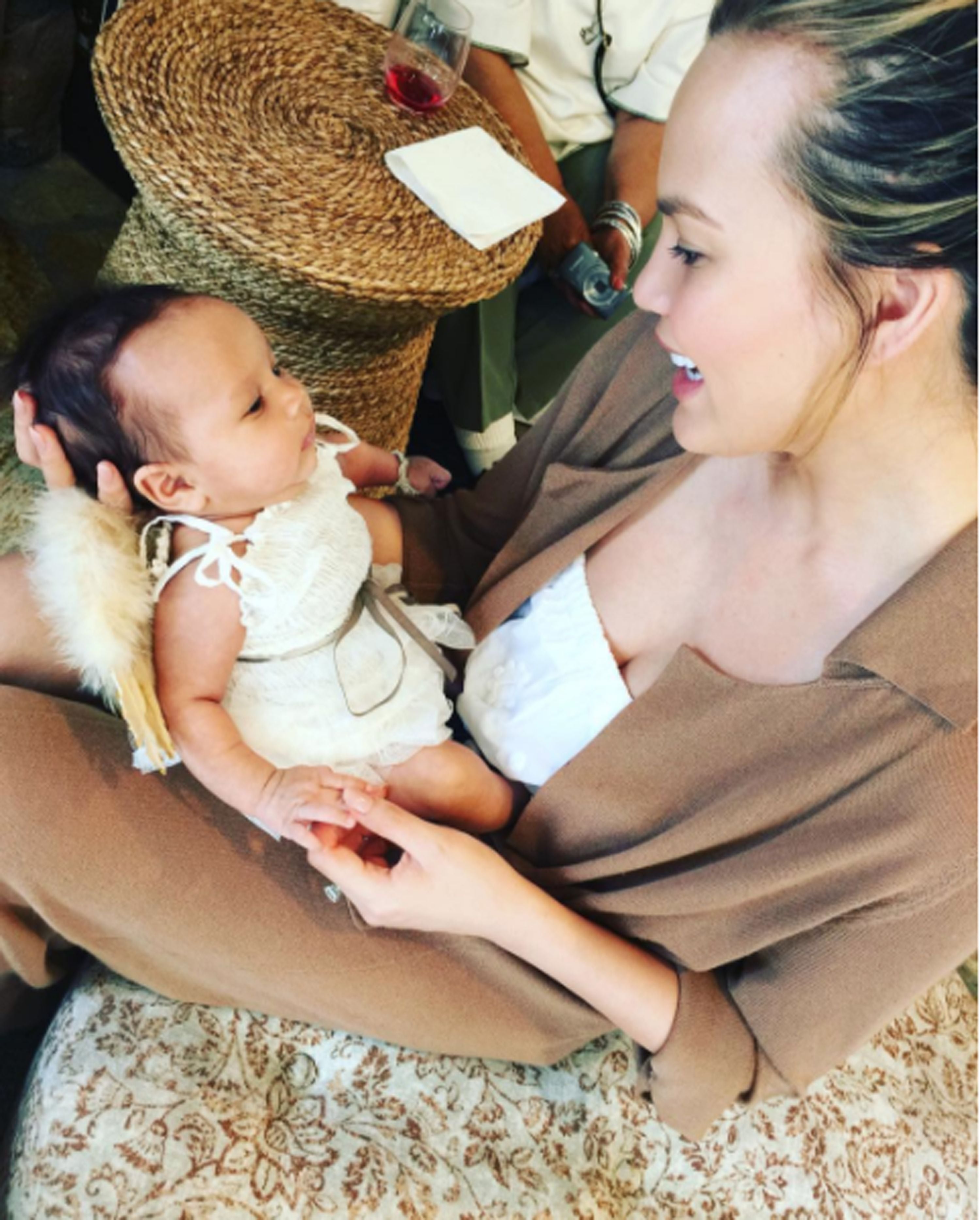 chrissy-teigen-on-how-celebrities-lose-baby-weight-popsugar-family