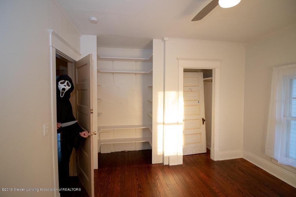 Real Estate Agent Poses as Ghostface in Listing Pictures