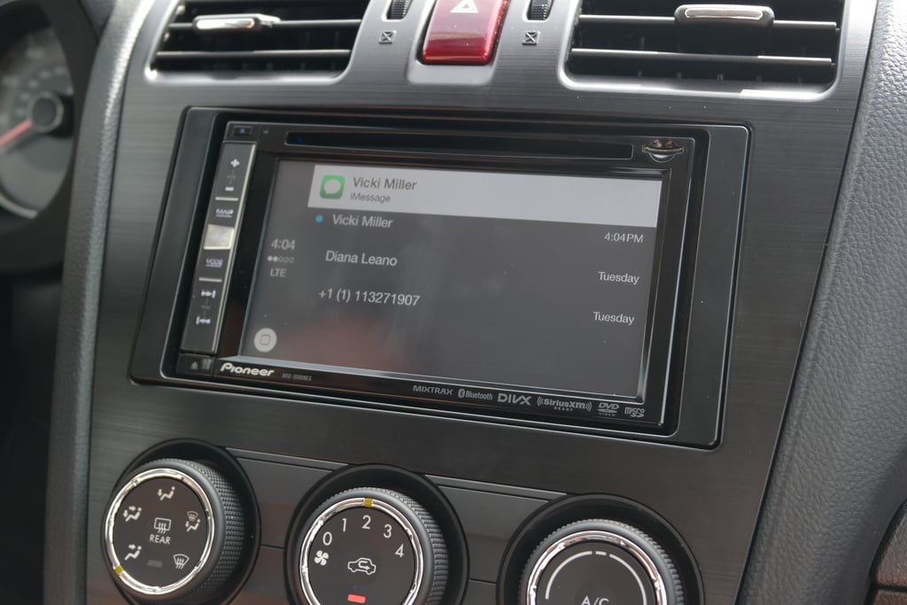 Send text messages, and have their responses be read back to you by Siri.