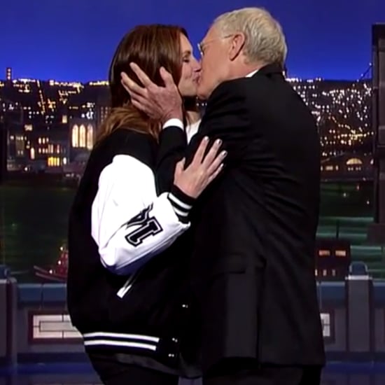 Julia Roberts Kisses David Letterman May 2015 | Video