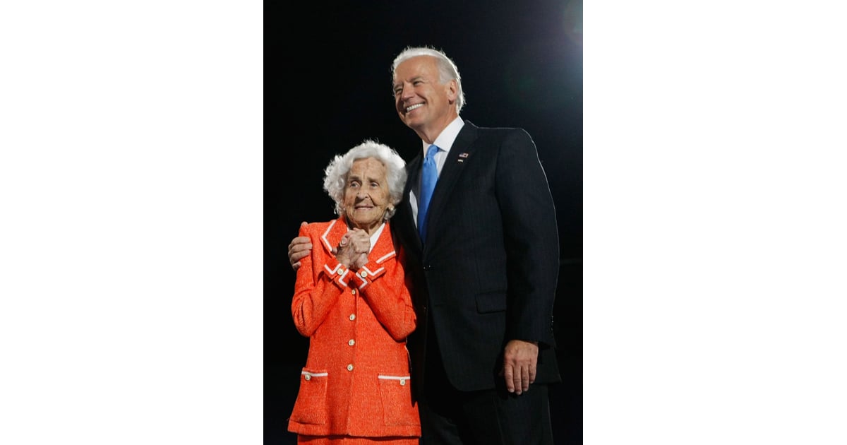 When Joe Biden Embraced His Mother | Barack Obama's 2008 ...