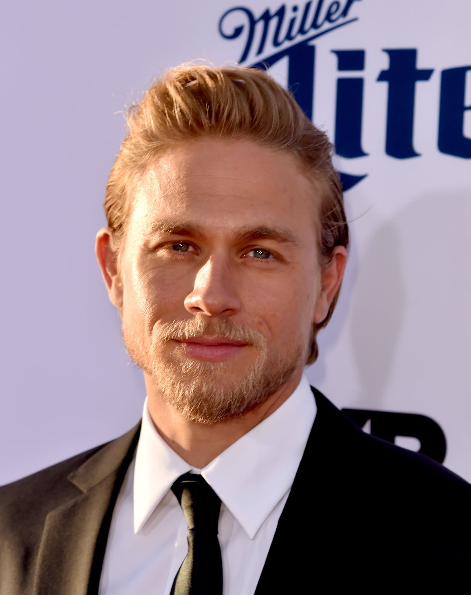 Charlie Hunnam Bio | PS Celebrity