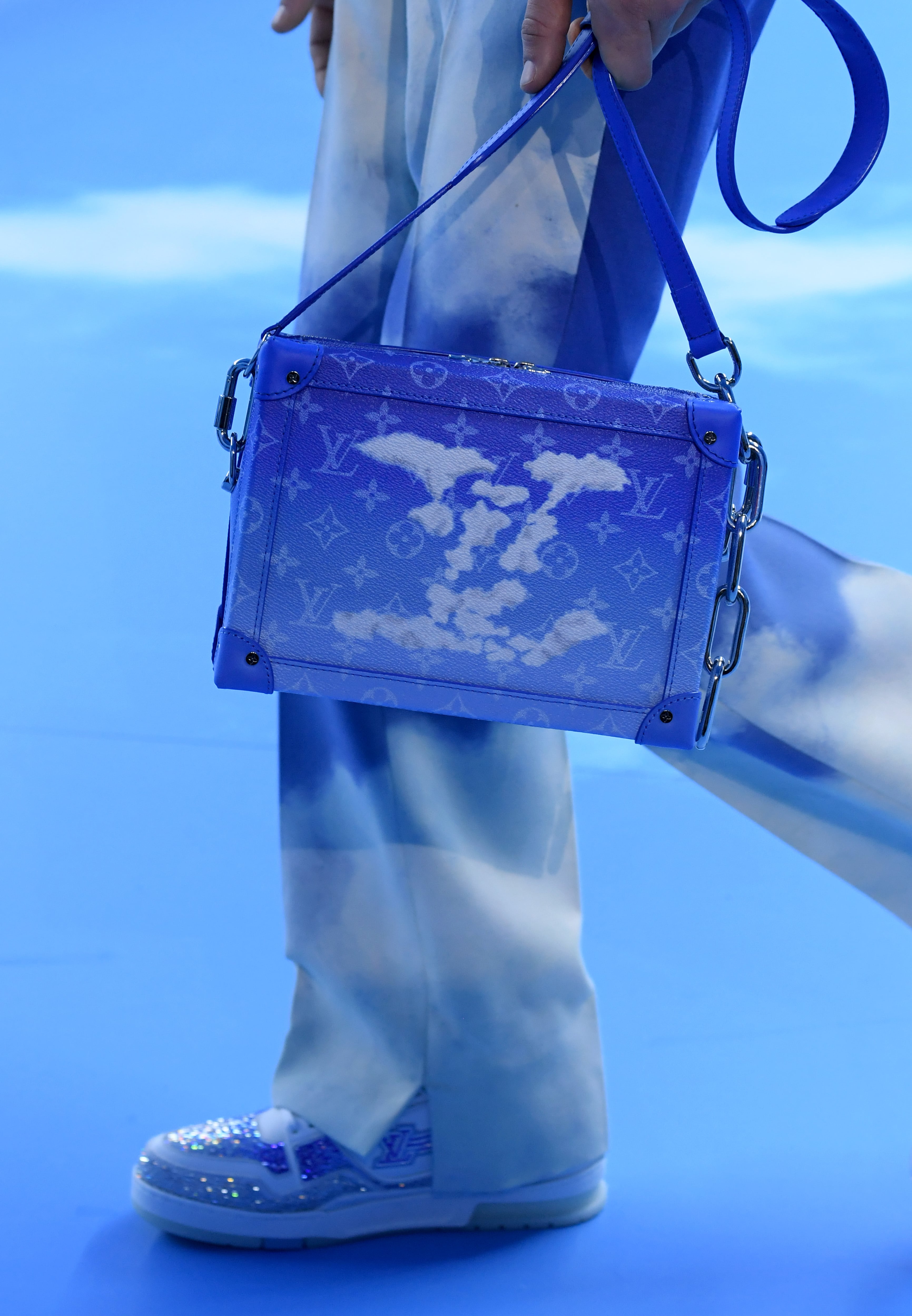 Louis Vuitton on X: #LVMenFW20 A Keepall with a cloud motif from