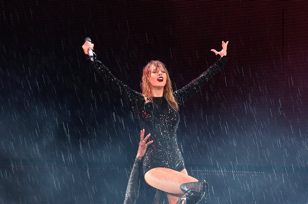 Taylor Swift Ripping Off Eyelashes at Sydney Concert