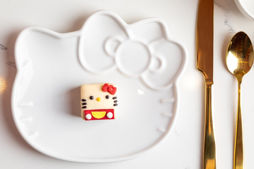 A Hello Kitty mini cake.