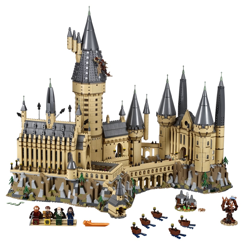 The front of the castle, along with all its accessories.