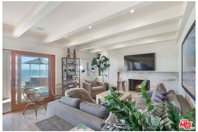 Leonardo DiCaprio Sells Malibu House For Big Profit