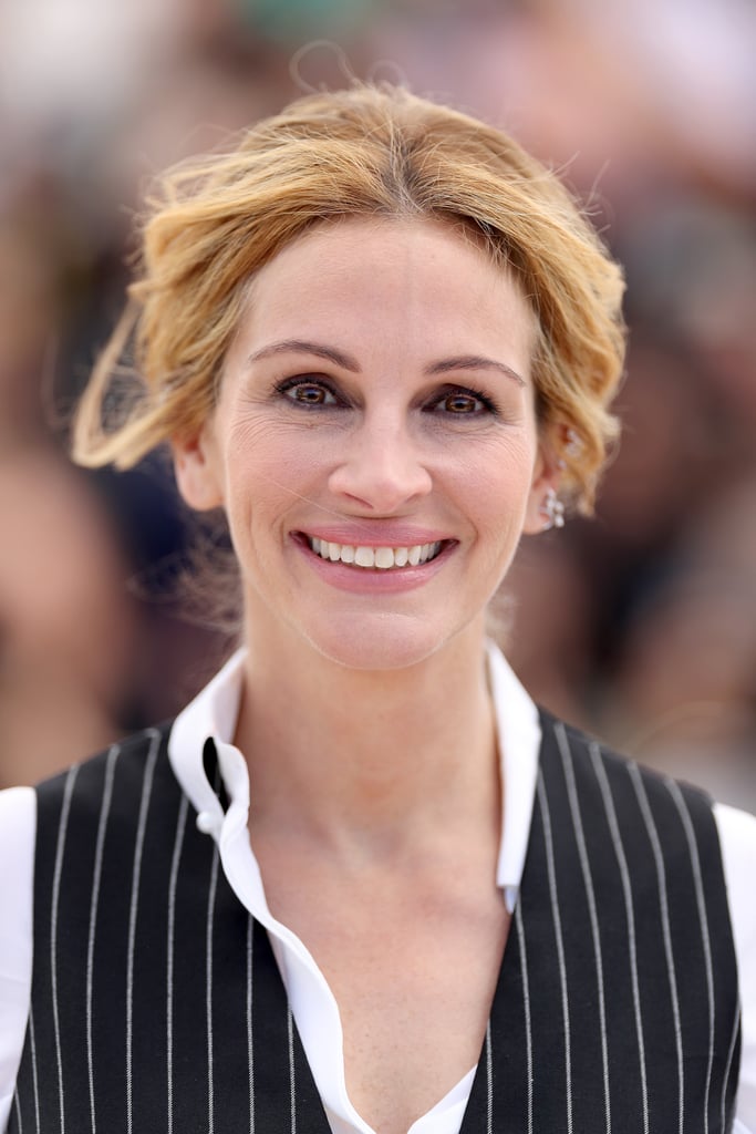 Julia Roberts wore her hair loose and tied back, with darkly-lined eyes, for a Money Monster photocall. Julia Roberts wore her hair loose and tied back, with darkly-lined eyes, for a Money Monster photocall.