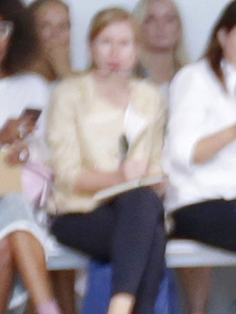 This Woman's "Let Me Take Notes on How to Handle This Situation the Next Time I Fall" Quick Thinking