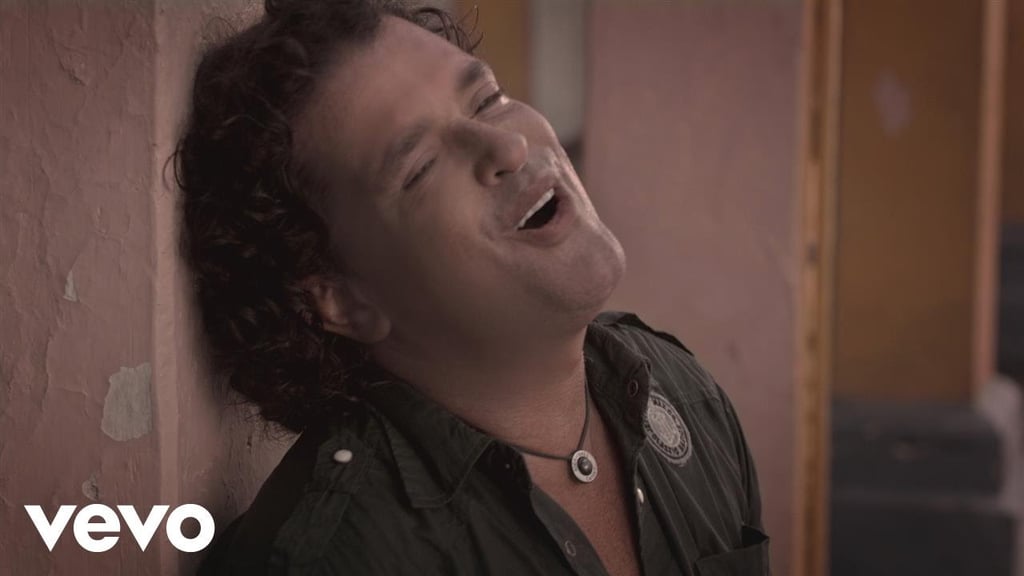 "Volví a Nacer" by Carlos Vives