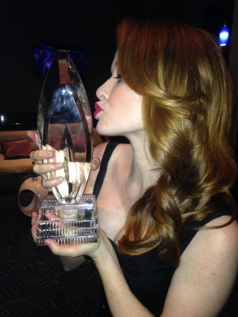 The night wouldn't be complete without kissing the award.