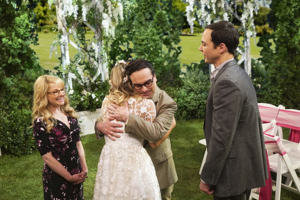 Bernadette (Melissa Rauch), Penny (Kaley Cuoco), Leonard Hofstadter