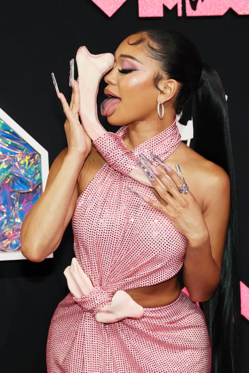 Saweetie's Silver Chrome Nails at the 2023 MTV VMAs