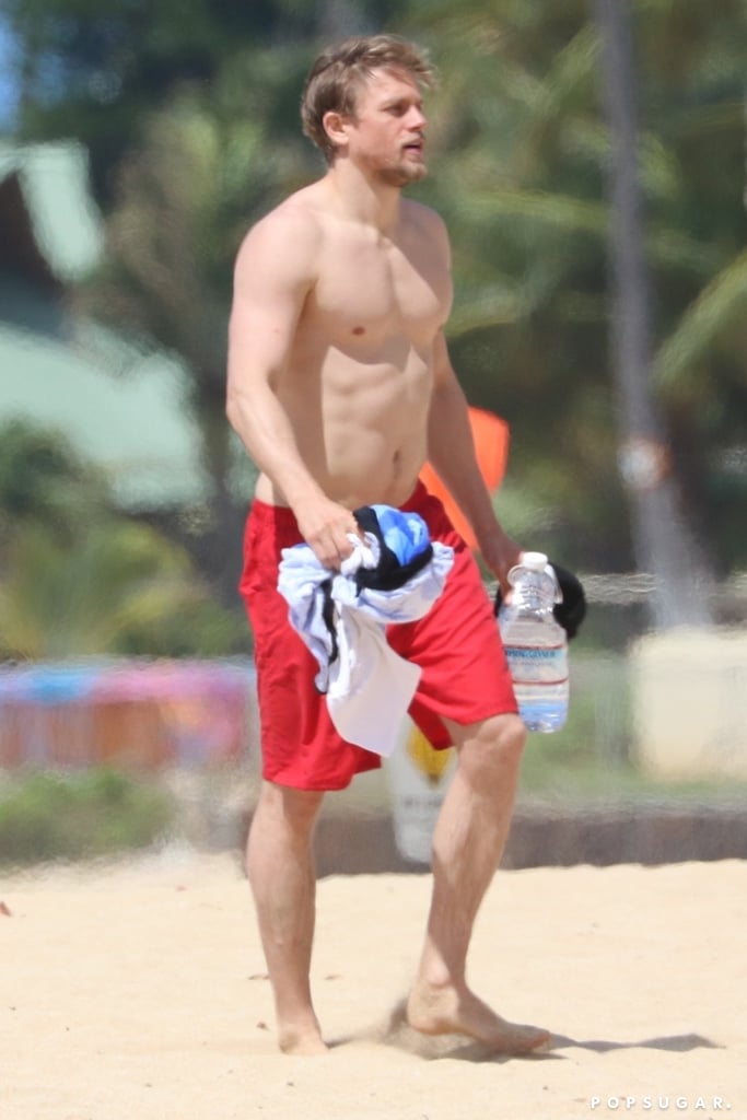 Shirtless-Charlie-Hunnam-Hawaii-Pictures