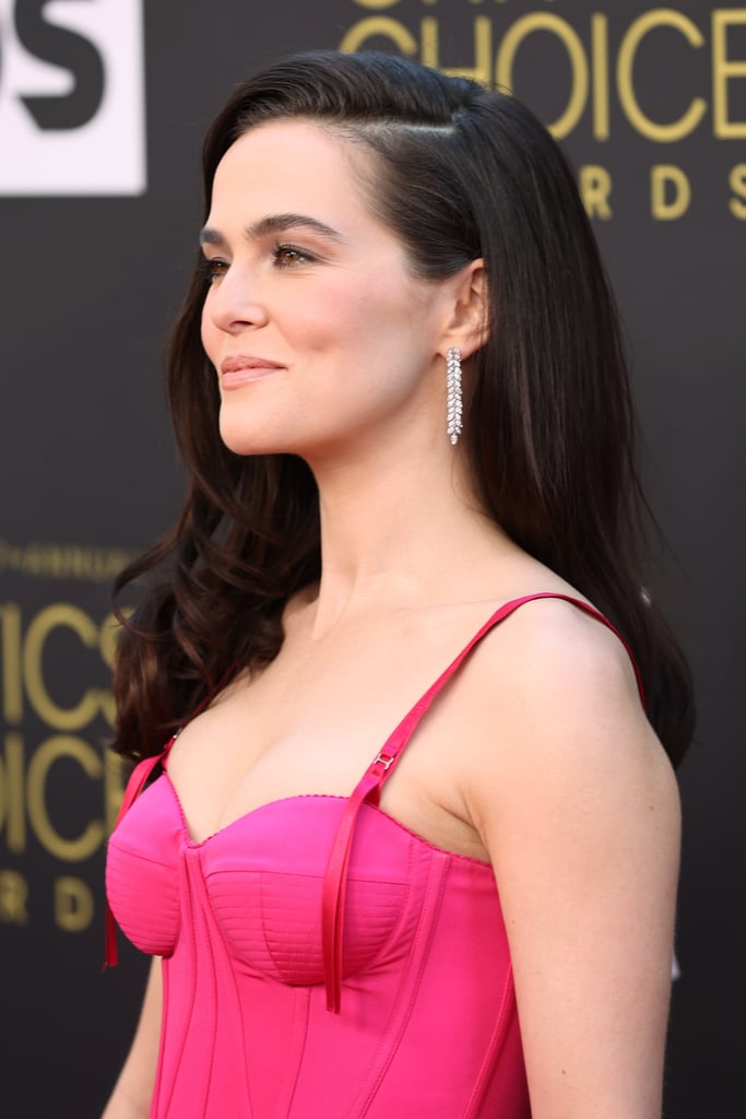 Zoey Deutch's Old Hollywood Glamour Waves at the Critics' Choice Awards