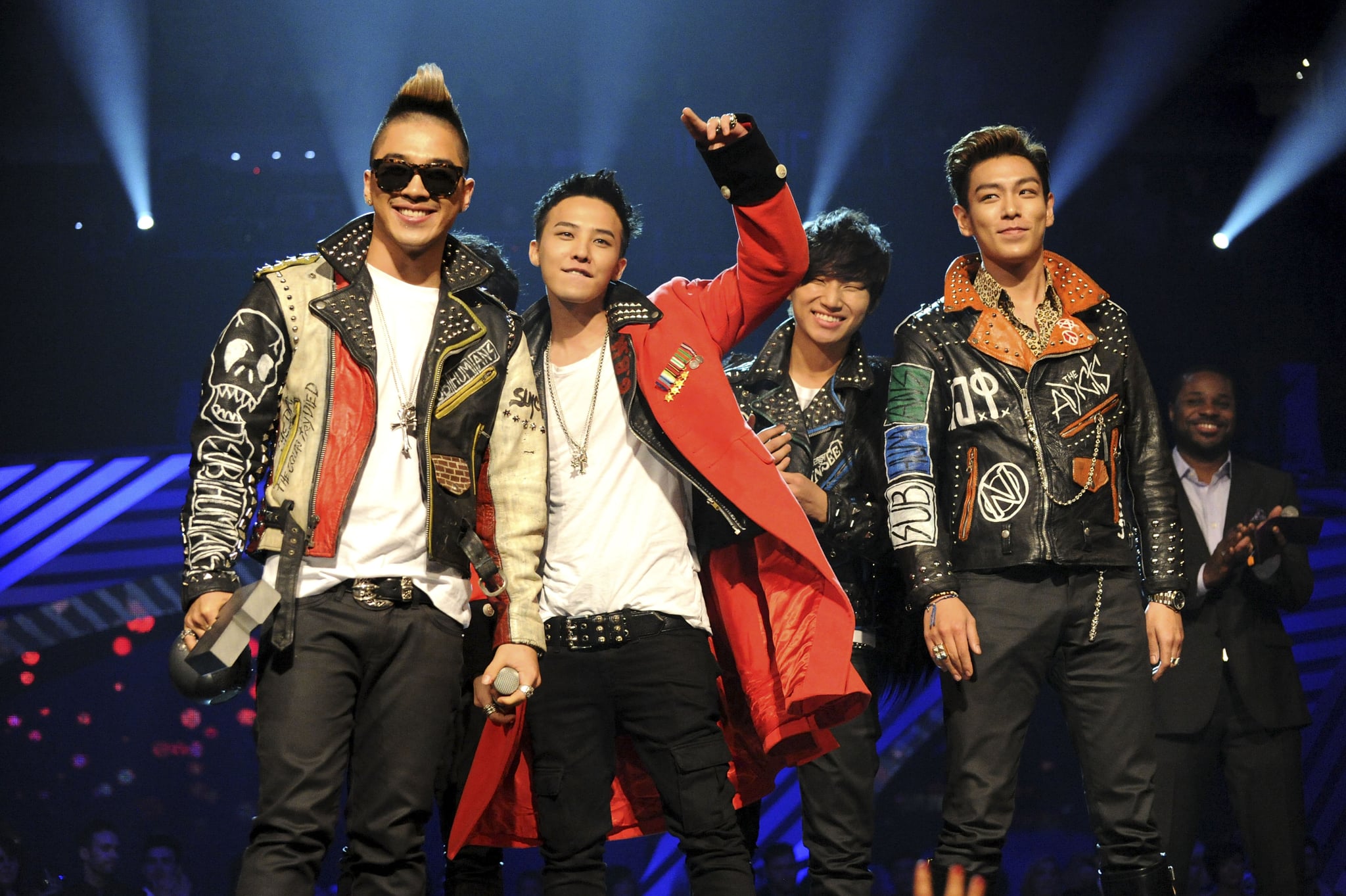 BELFAST, NORTHERN IRELAND - NOVEMBER 06:  G-Dragon, Taeyang, T.O.P, Daesung and Seungri of Korean band Bigbang receive the Best Worldwide Award during the MTV Europe Music Awards 2011 live show at at the Odyssey Arena on November 6, 2011 in Belfast, Northern Ireland.  (Photo by Jeff Kravitz/FilmMagic)