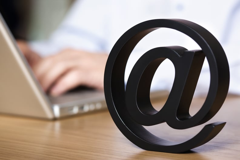 Delay Your Outgoing Emails by a Minute