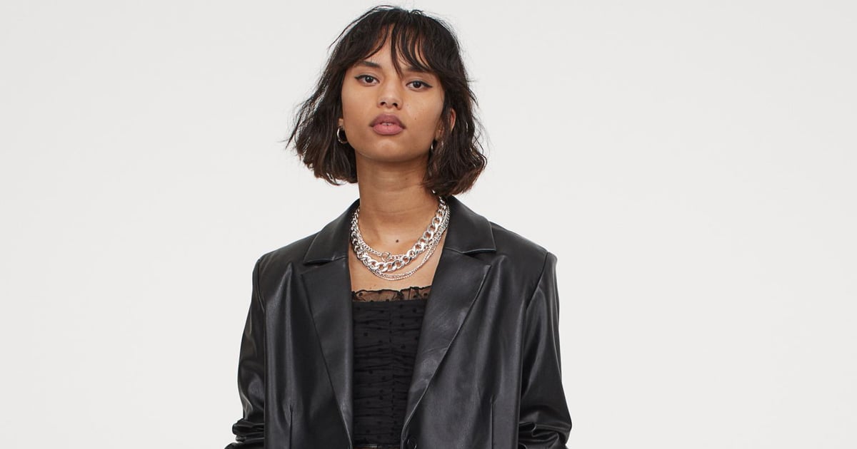 Here’s What to Get Your Friends Who Only Wear Black (We All Have Them) Here’s What to Get Your Friends Who Only Wear Black (We All Have Them)