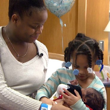 Four-Year-Old Girl Saves Pregnant Mom