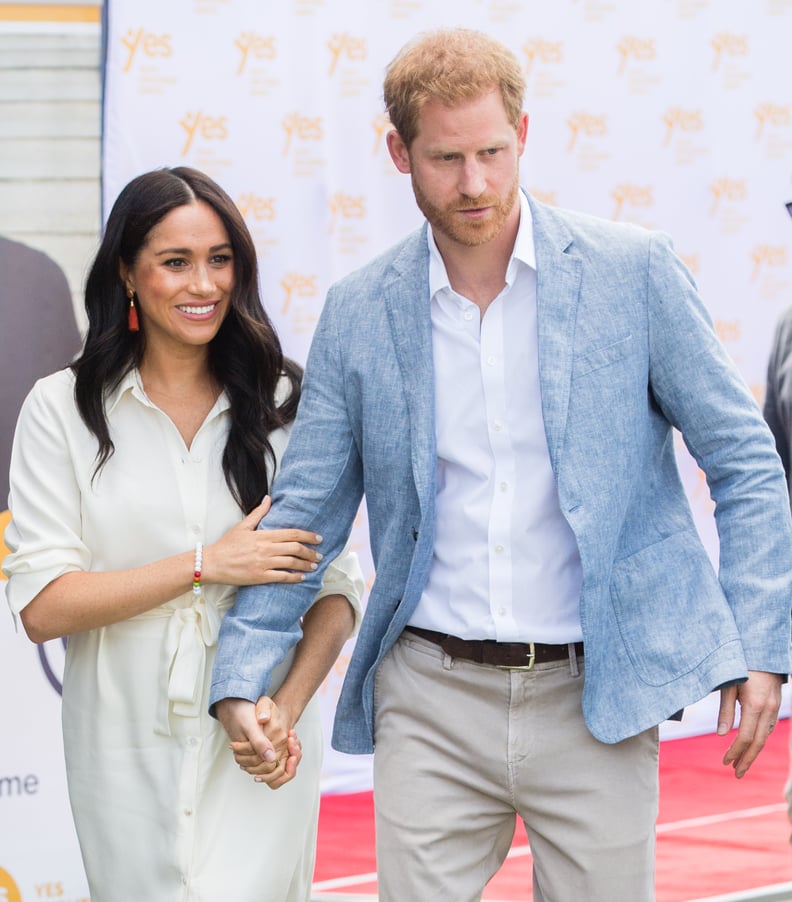Meghan markle blue and white dress clearance