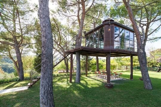 <a href="https://www.airbnb.com/rooms/1621152">Casa Barthel: Tuscany, Italy</a>