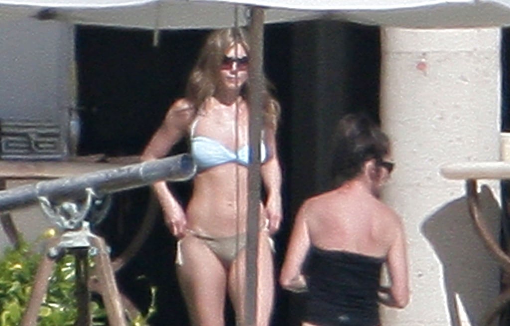Jennifer met up with friends in Mexico in December 2007. Jennifer met up with friends in Mexico in December 2007.