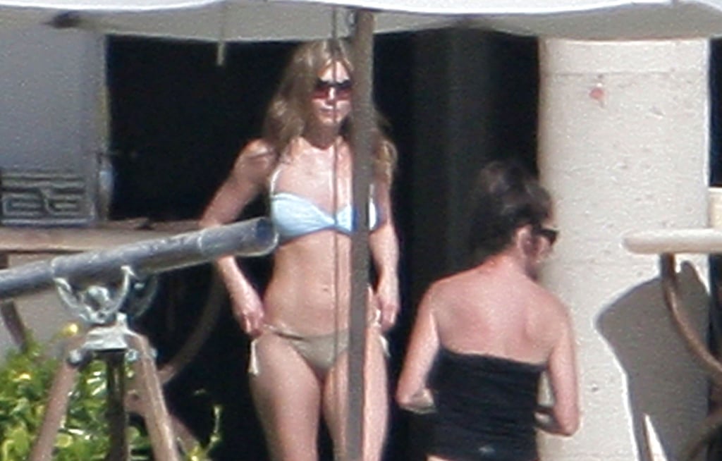 Jennifer met up with friends in Mexico in December 2007.