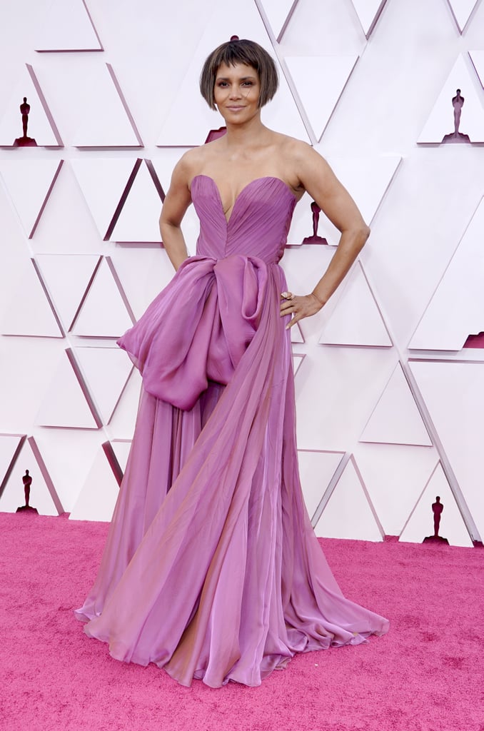 Halle Berry Debuted a Short Bob Haircut at the Oscars 2021
