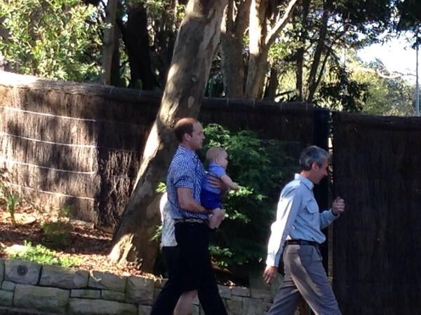 Prince William carried George as they made their way around the zoo.
Source: Twitter user byEmilyAndrews
