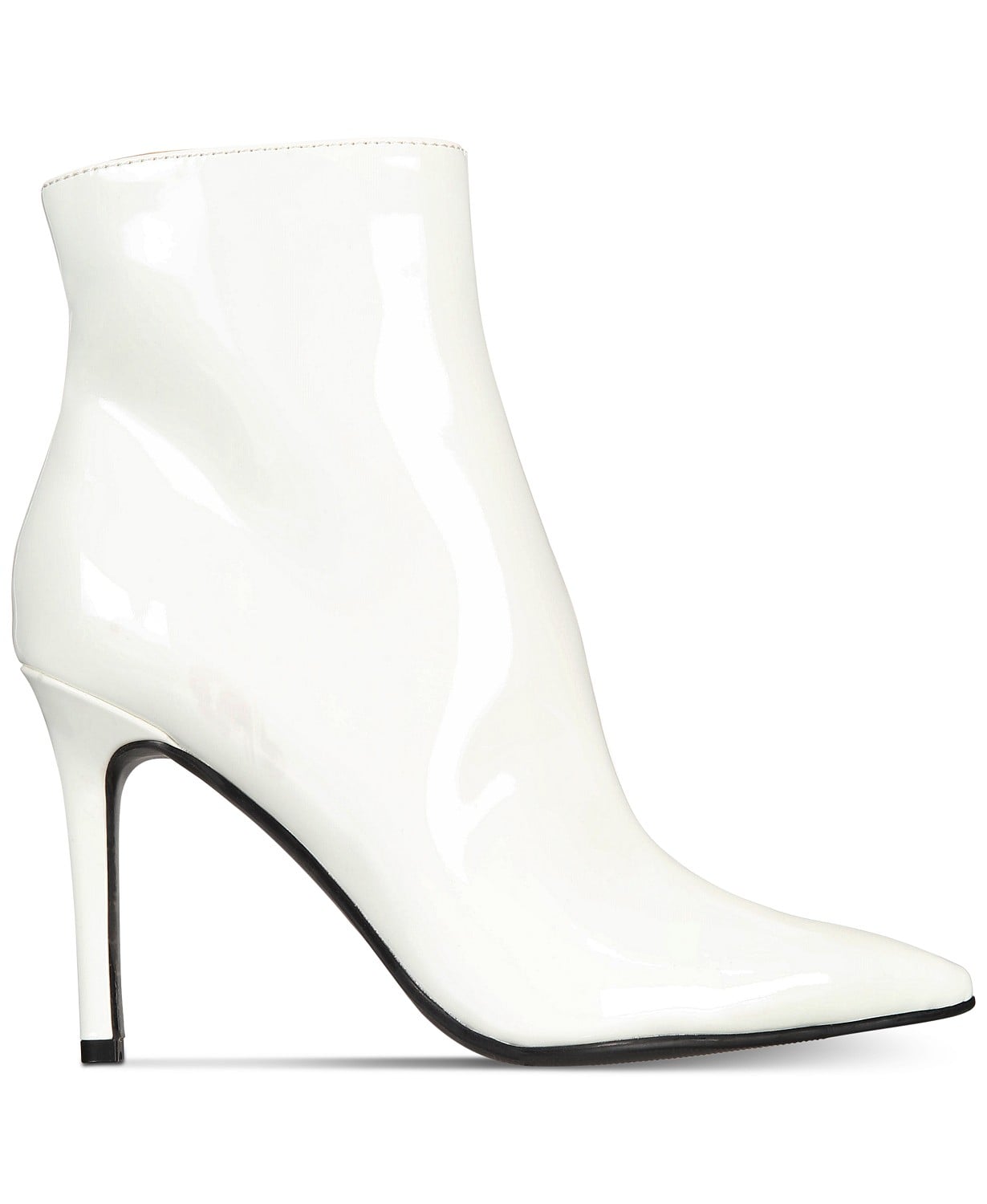 Miley Cyrus White Boots December 2018 POPSUGAR Fashion UK