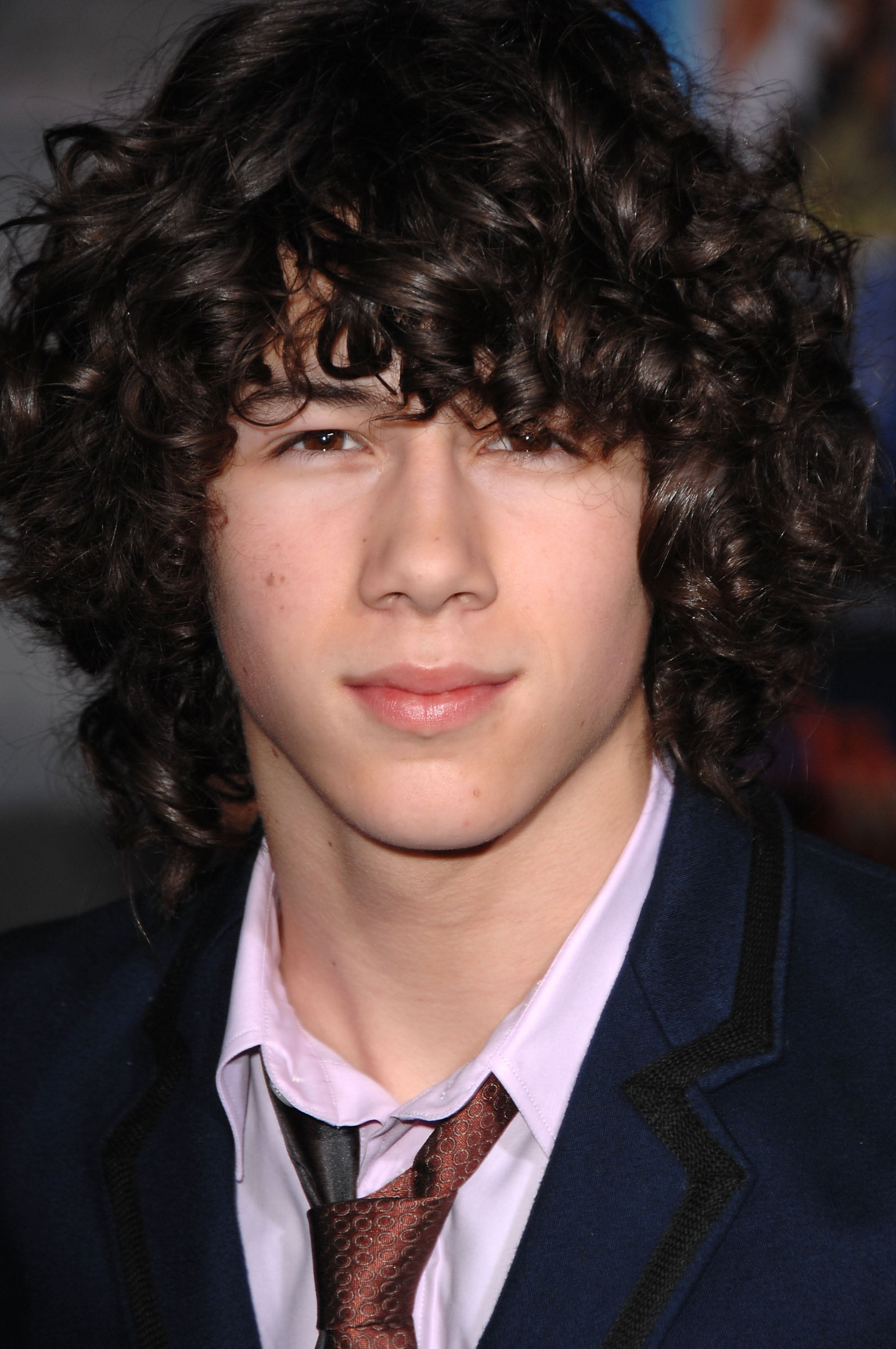 Nick Jonas Haircut | Nick jonas haircut, Mens hairstyles short, Nick jonas