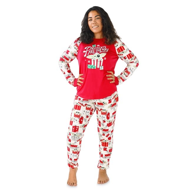 Baby Yoda Pajamas: Star Wars: The Mandalorian Grogu Holiday Pajama Set by Munki Munki