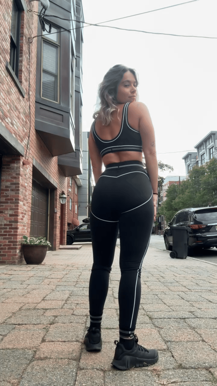 Best Alo Yoga Set For Reformer Pilates at Alo Wellness Club
