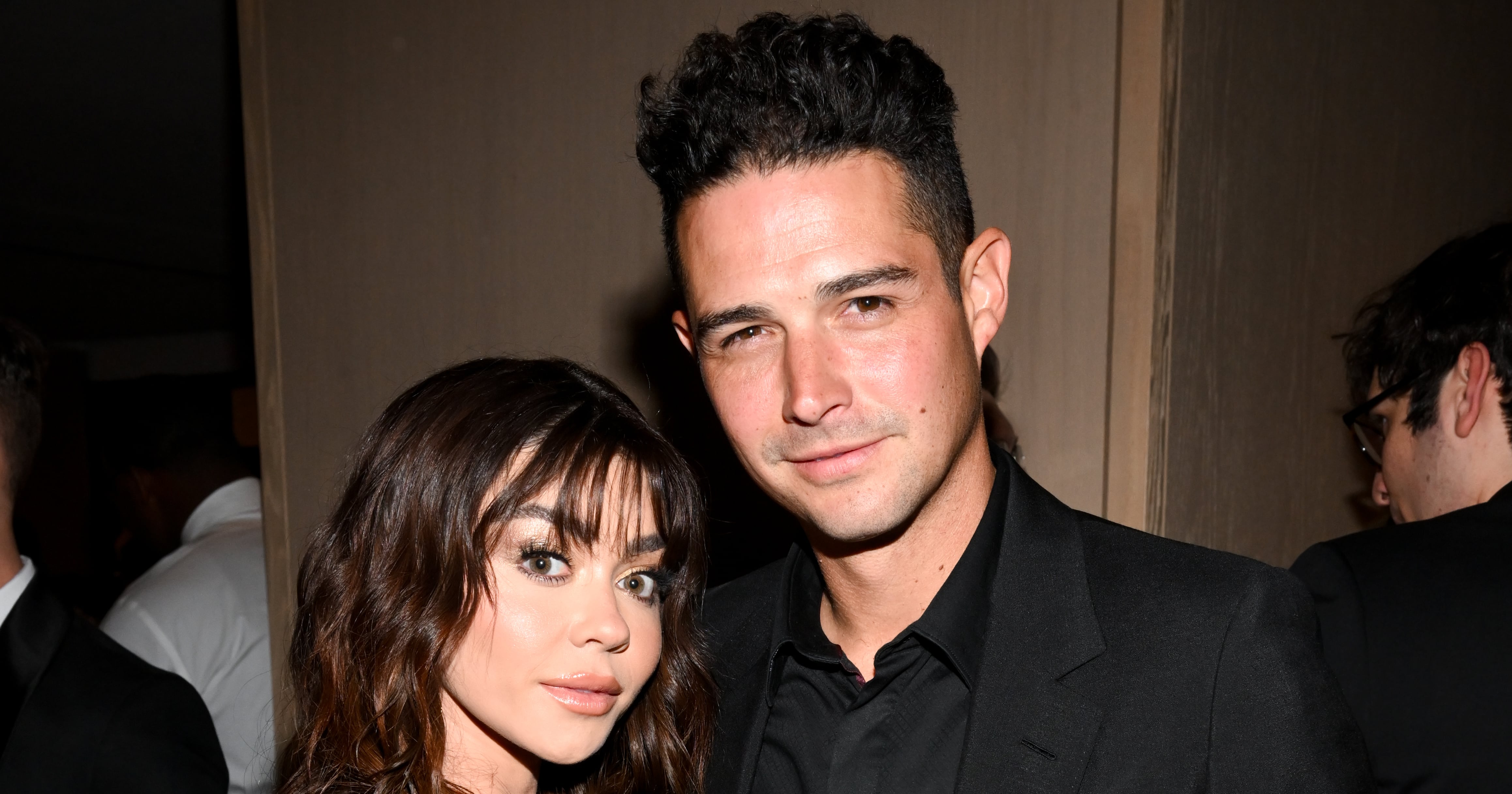 Sarah Hyland & [Partner'S Name]: Couple Goals - wpge4dy