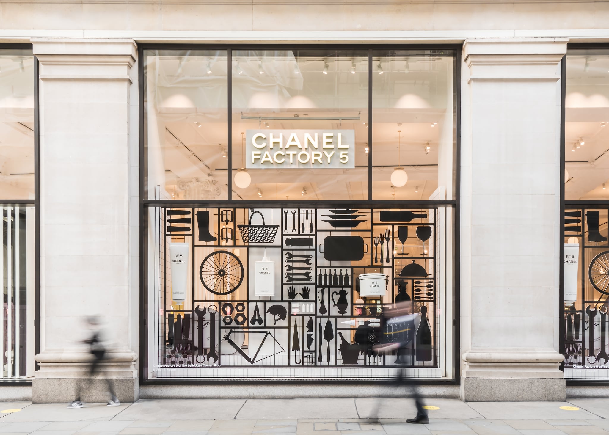 Chanels Sloane Street Popup Store Gets Robbed  WWD