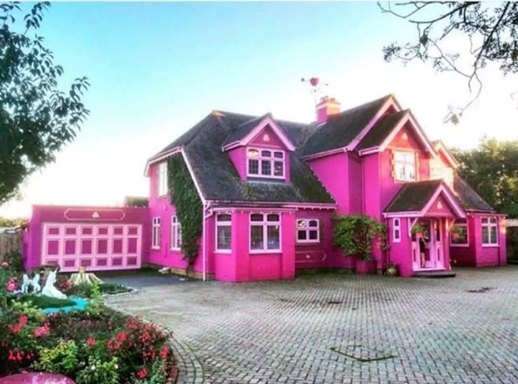 Eaton House Studio Pink Airbnb